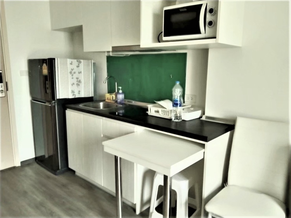 ริชพาร์ค ทริปเปิ้ล สเตชั่น 27ตรม. ชั้น29 กั้นนอน 9,000บ. 092-597-4998