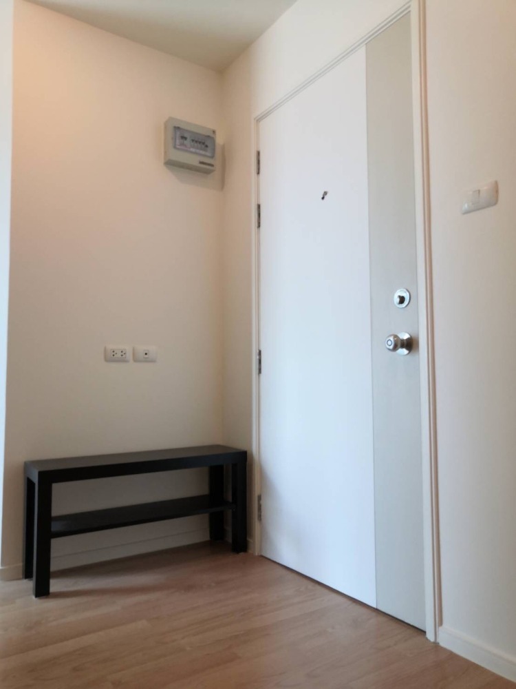 ลุมพินี รามคำแหง60/2 กั้นนอน 23 ตรม. ชั้น 22 ตึกเอ 5,500บ. 092-597-4998