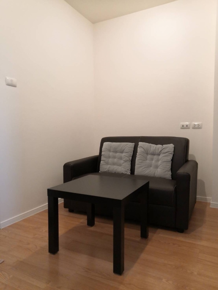 ลุมพินี รามคำแหง60/2 กั้นนอน 23 ตรม. ชั้น 22 ตึกเอ 5,500บ. 092-597-4998