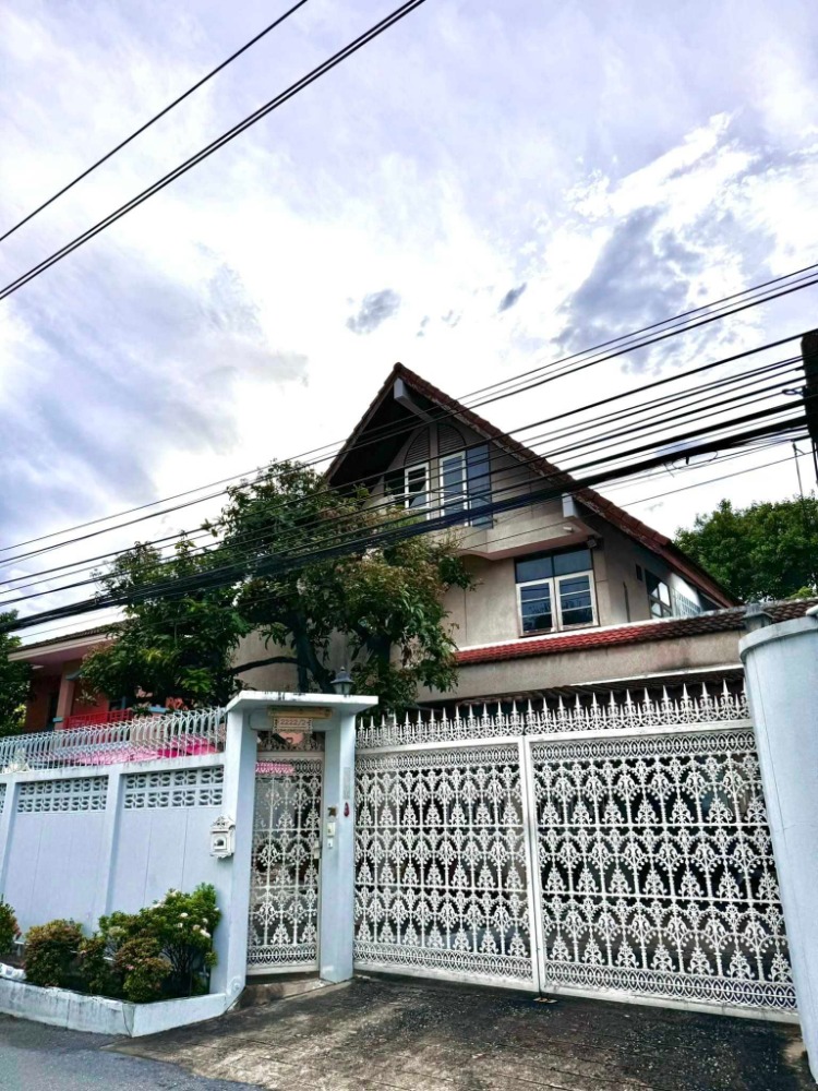 S-SNWR101 ขาย บ้านเดี่ยว ซ.นราธิวาสราชนครินทร์18 ขนาด 96ตร.ว. 3ชั้น พื้นที่ใช้สอย 300ตร.ม. 4นอน 3น้ำ 85 ล้าน 064-959-8900
