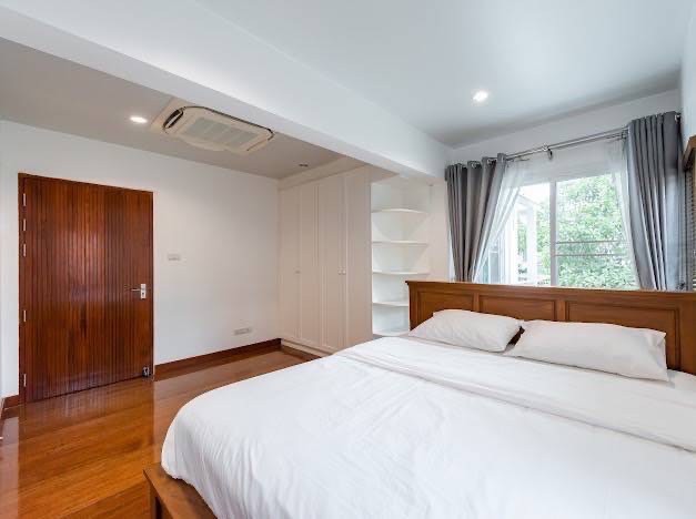S-SRLNV101 ขาย บ้านเดี่ยว หมู่บ้านรามอินทรานิเวศน์ 67/1 2ชั้น 192ตรว. 350ตรม. 4นอน 5น้ำ 23.6 ล้าน 064-959-8900
