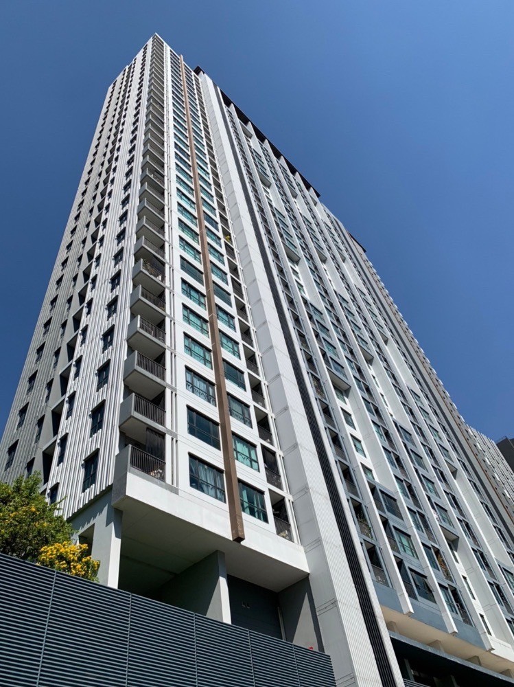 S-TB9R237 ขาย คอนโด เดอะ เบส พระราม 9-รามคำแหง ชั้น32 วิวเมือง 32.21ตรม. 1นอน 1น้ำ  3.29 ล้าน 064-959-8900