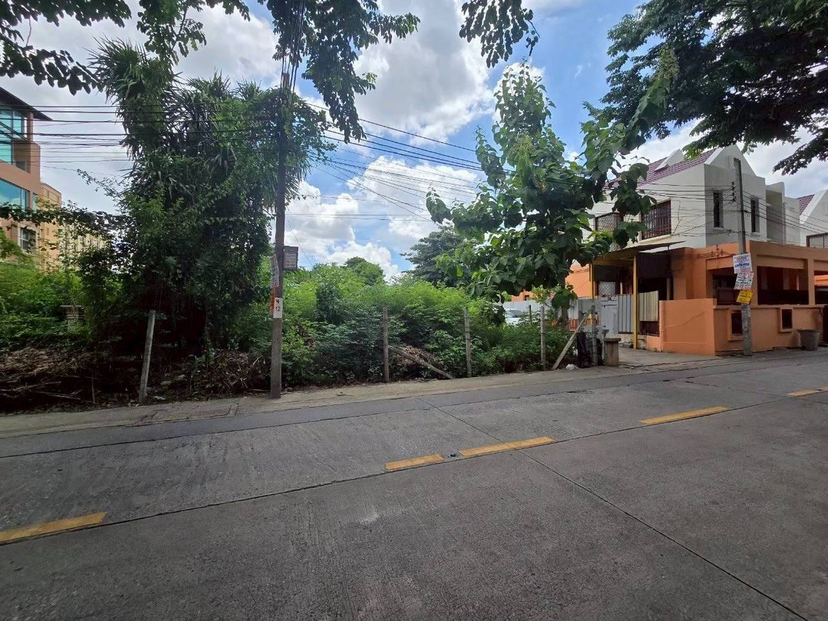 S-LNLP102 ขาย ที่ดิน ลาดพร้าว 130 520ตรว. 1ไร่ 1งาน 20ตรว. 88.4ล้าน 064-959-8900