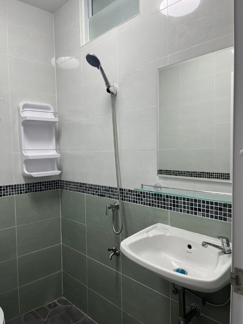 STST101 ให้เช่า ทาวเฮ้าส์ ย่านฝั่งธน หมู่บ้านสินทวี สวนธน 3  เนื้อที่ 16.5 ตรว. 3ชั้น 4นอน 4น้ำ 9,000 บาท 064-959-8900