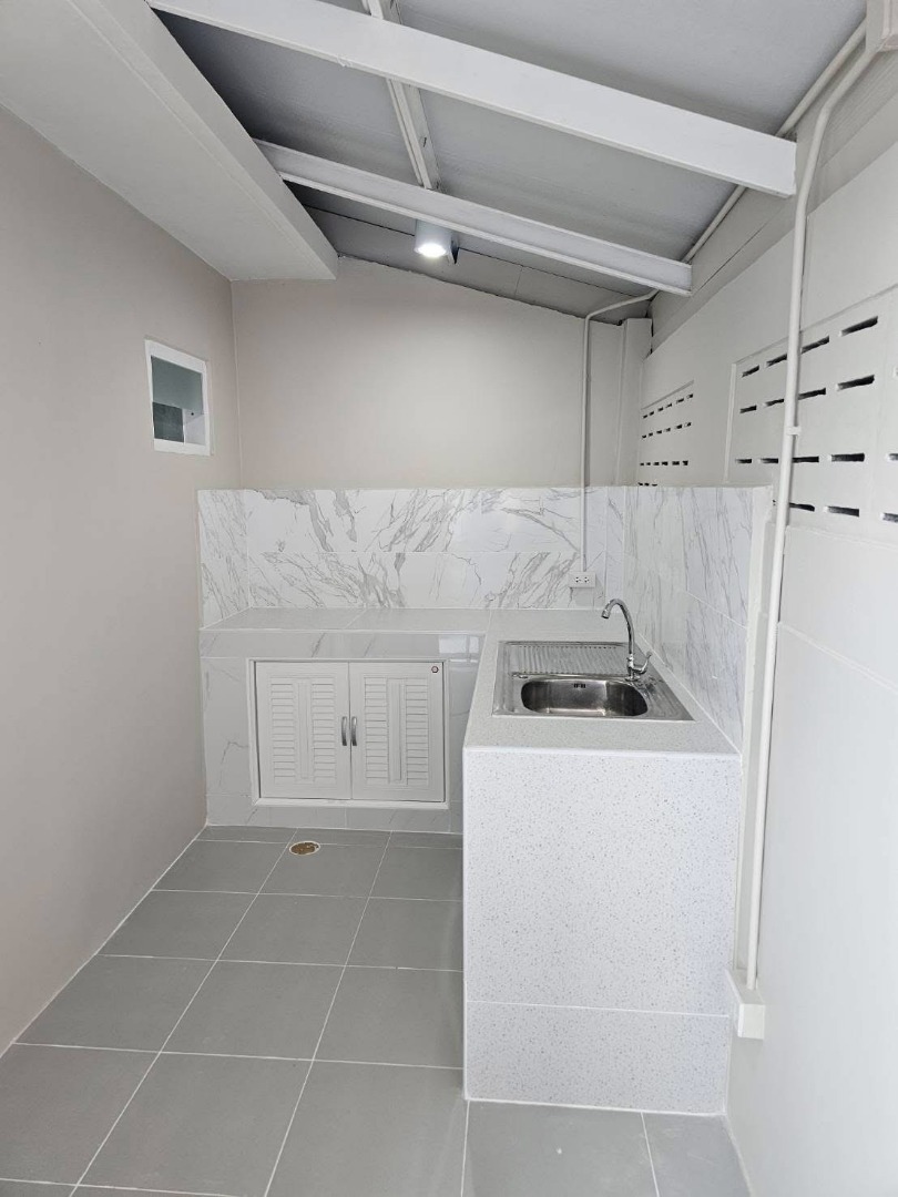 S-GRRV101 ขาย บ้านเดี่ยว หมู่บ้านจิตรณรงค์ สาย4 ขนาด 24 ตรว. 135 ตร.ม. 2 นอน 2น้ำ 1.99 ล้านบาท 064-959-8900