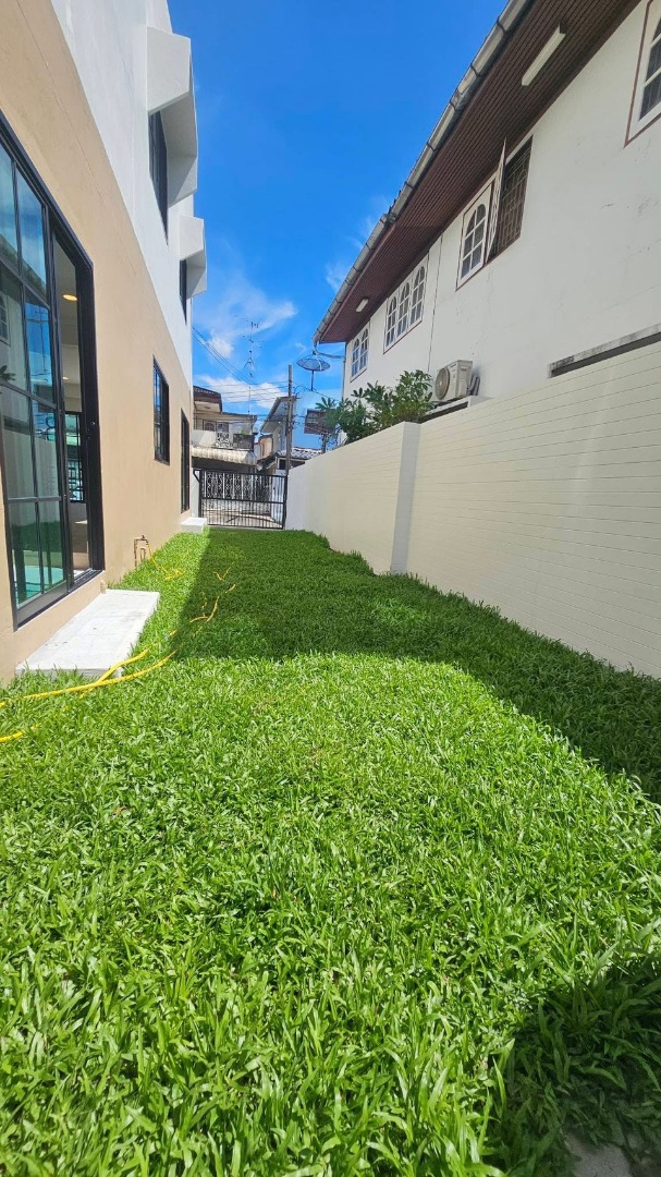 S-DSLS101 ขาย บ้านเดี่ยว ซอยลาซาล 29 ขนาด 45 ตรว. 180 ตรม. 2ชั้น 4นอน 3น้ำ 5.99 ล้าน 064-959-8900