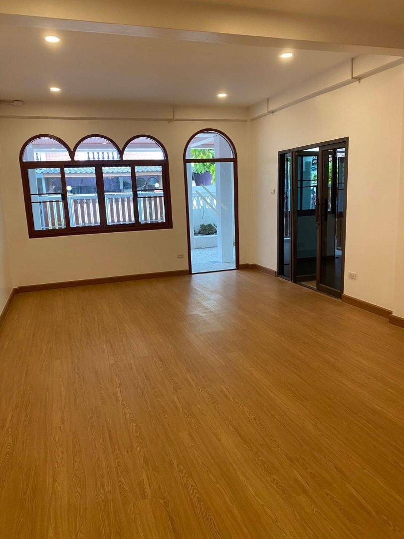 S-RKST101 ขาย บ้านเดี่ยว รีโนเวทใหม่ ม.ร่วมเกื้อ สาย4 ขนาดที่ดิน 37 ตรว. พื้นที่ใช้สอย 148 ตรม. 2ชั้น 4นอน 3น้ำ 3.5 ล้าน 064-959-8900