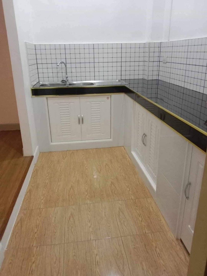 S-KDRT101 ขาย ทาวน์เฮ้าส์ หมู่บ้าน กานดา พระราม 2 ขนาด 18 ตรว. 2ชั้น 3นอน 2น้ำ 1.49 ล้าน 064-959-8900