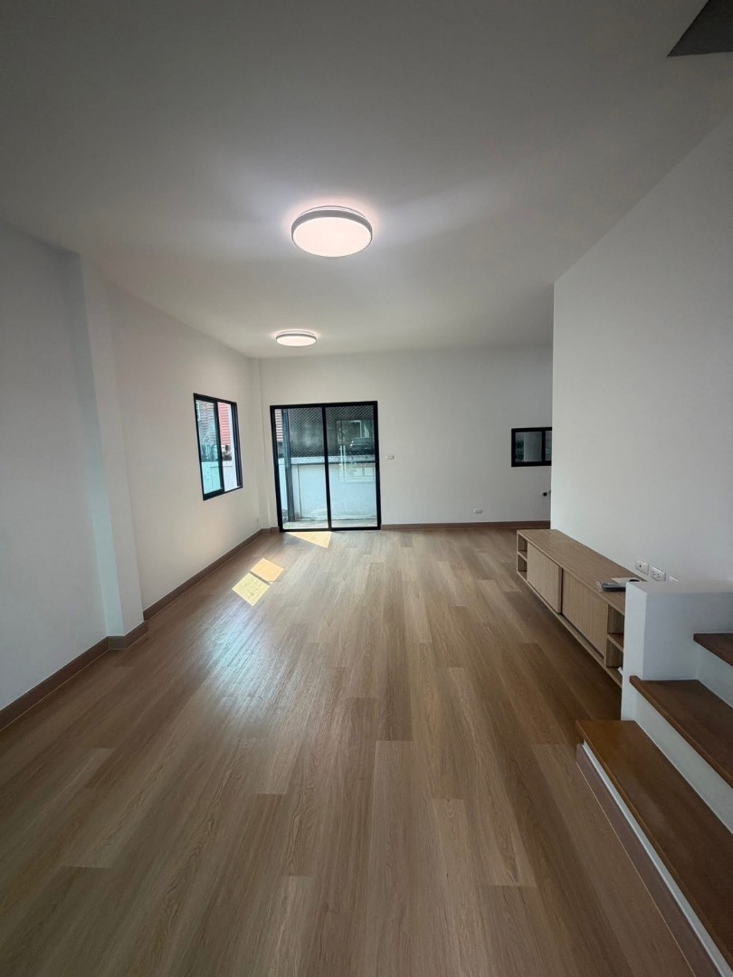 S-TRMT101 ขาย  ทาวน์โฮม เดอะ ริคโค่ สายไหม35 พื้นที่ 25.3 ตร.ว 116 ตร.ม. 2ชั้น  2นอน 2น้ำ 2.79 ล้าน 064-959-8900