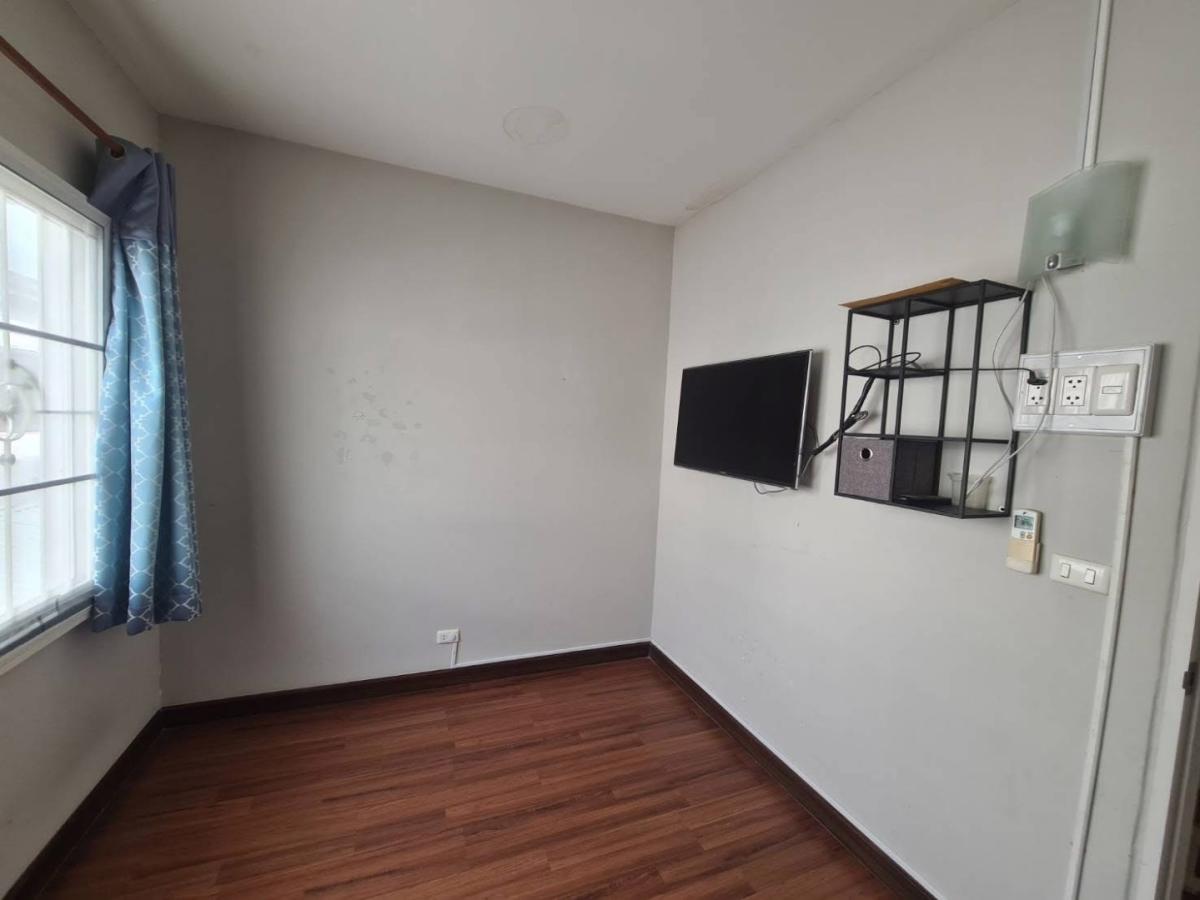 S-TPEK101 ขาย ทาว์นโฮม หมู่บ้านเดอะพลีโน่ เอกชัย-กาญจนาภิเษก 20 ตรว. 2ชั้น 3นอน 2น้ำ 3.25 ล้าน 064-959-8900