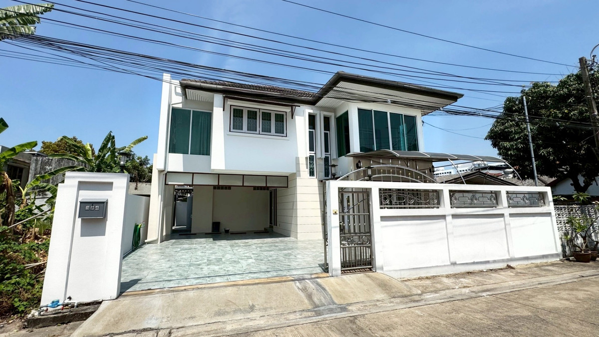 S-NHEP101 ขาย บ้านเดี่ยว หมู่บ้านเคหะนคร 3 พัฒนาการ-ศรีนครินทร์ 2ชั้น 54 ตร.ว  พื้นที่ใช้สอย 185 ตร.ม 4 นอน 3 น้ำ 10.5 ล้าน 064-959-8900