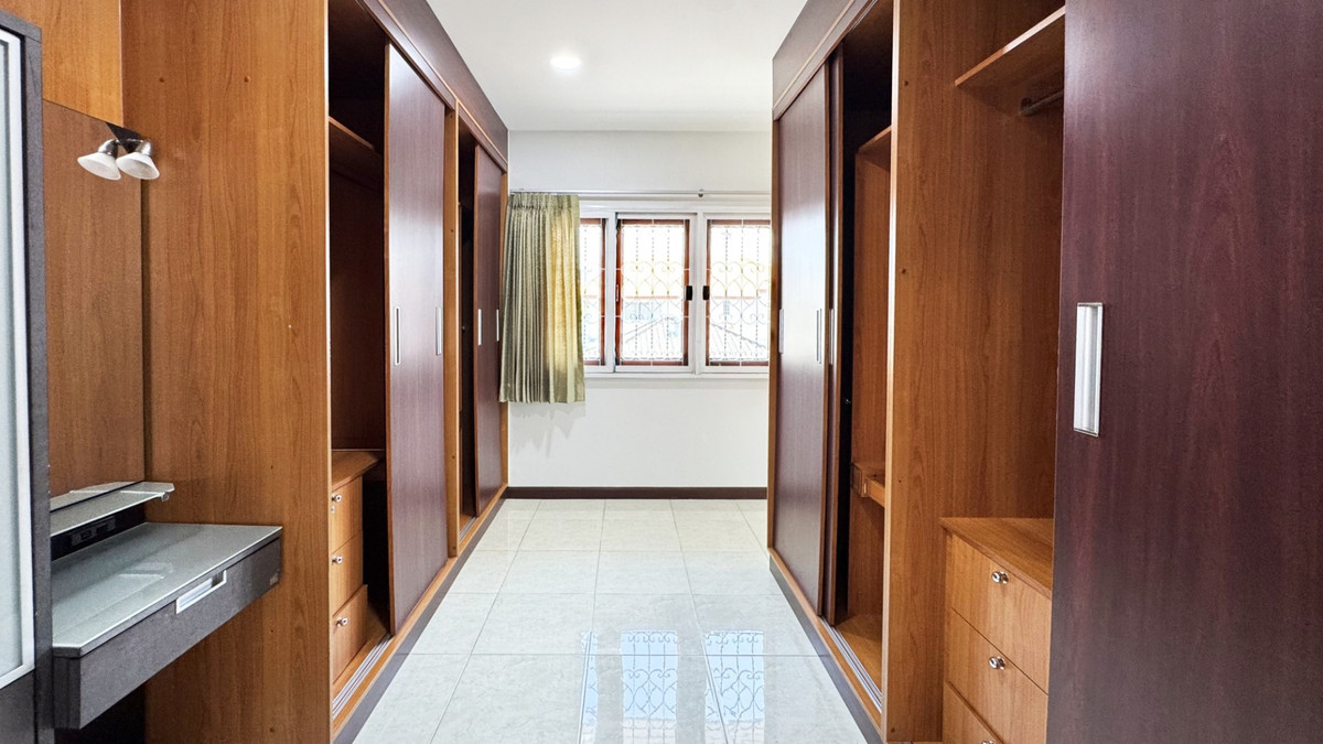 S-NHEP101 ขาย บ้านเดี่ยว หมู่บ้านเคหะนคร 3 พัฒนาการ-ศรีนครินทร์ 2ชั้น 54 ตร.ว  พื้นที่ใช้สอย 185 ตร.ม 4 นอน 3 น้ำ 10.5 ล้าน 064-959-8900