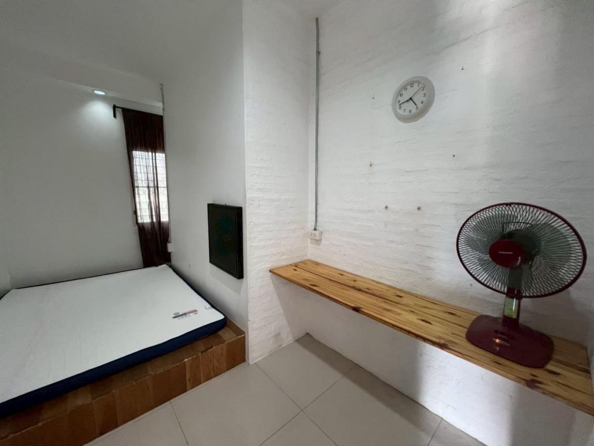 RSTSL102 ให้เช่า บ้านเดี่ยวหรู 2 ชั้น สุทธิสาร – ลาดพร้าว 64 ขนาดที่ดิน 55 ตร.ว. พื้นที่ใช้สอย 350 ตร.ม. 5 นอน 2 น้ำ 60,000 บาท  064-959-8900