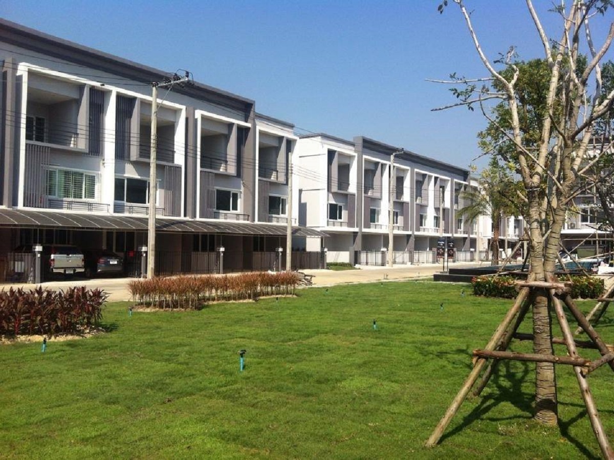 ดิ-เอ็กซ์คลูซีฟ-สาทร-กัลปพฤกษ์